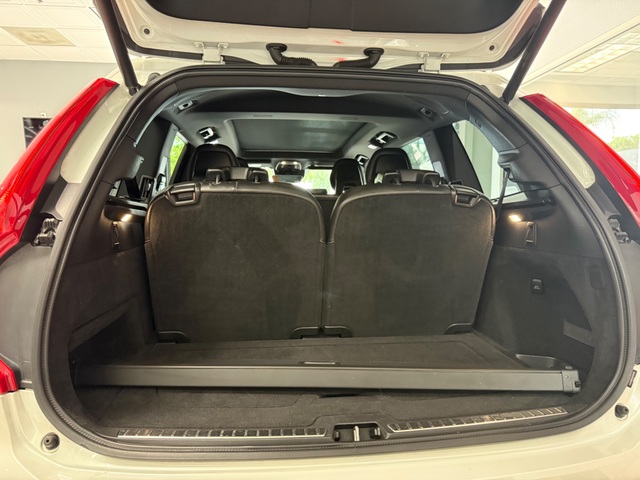 2016 Volvo XC 90 T6 R-Design