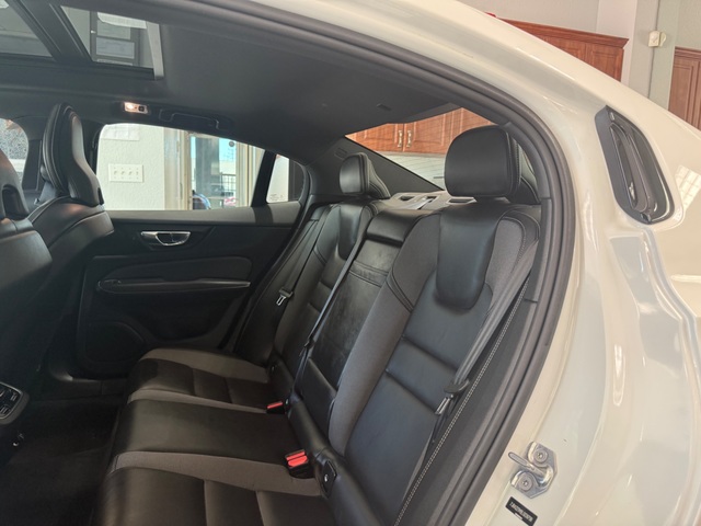 2020 Volvo S60 T6-R Design Polester