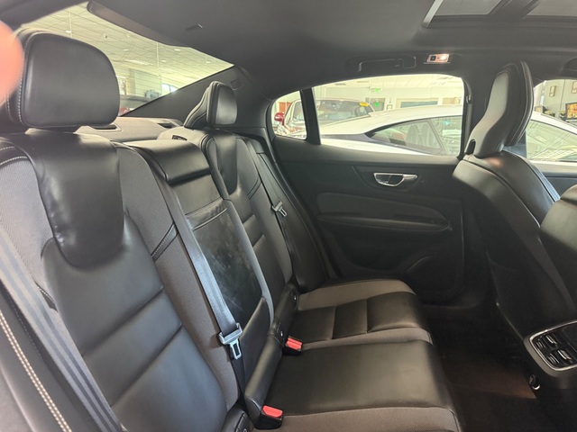 2020 Volvo S60 T6-R Design Polester