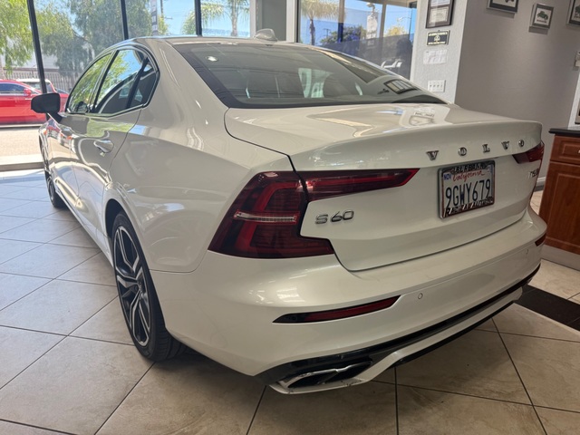 2020 Volvo S60 T6-R Design Polester