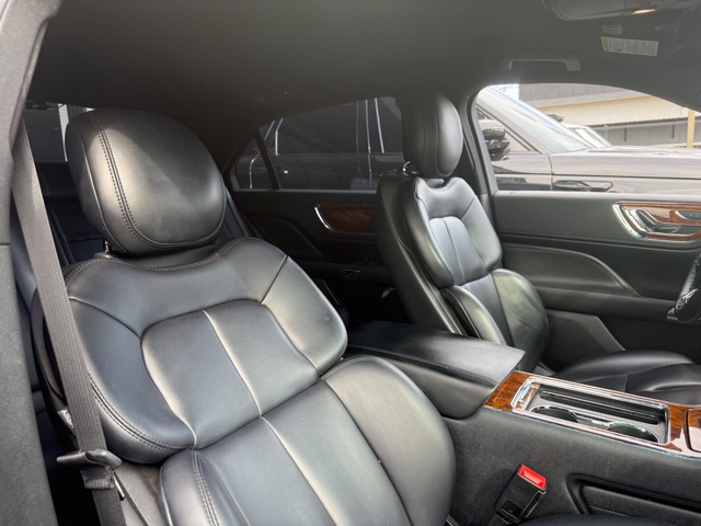 2018 Lincoln Continental Premiere