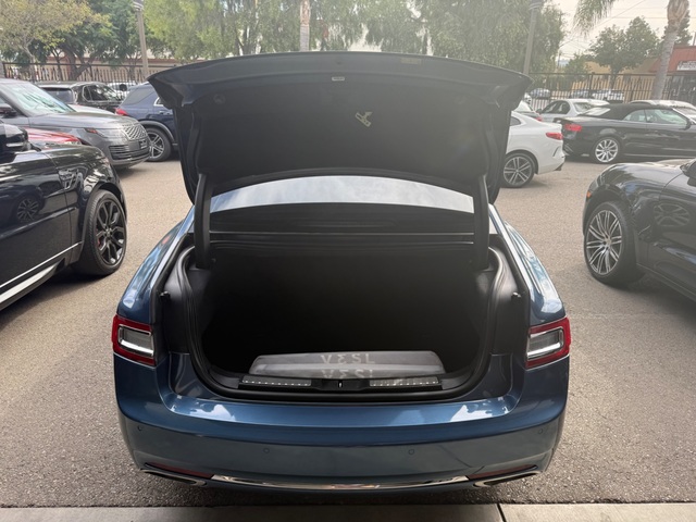 2018 Lincoln Continental Premiere