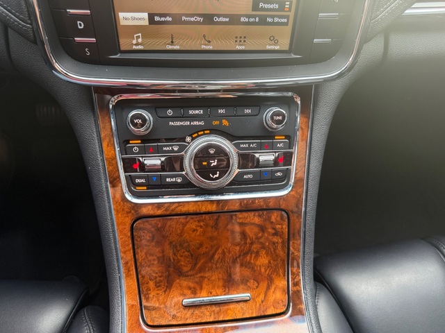 2018 Lincoln Continental Premiere