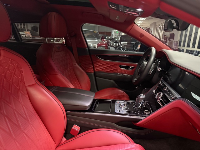 2022 Bentley Flying Spur Mulliner Pkg W12