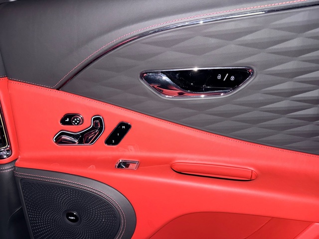 2022 Bentley Flying Spur Mulliner Pkg W12