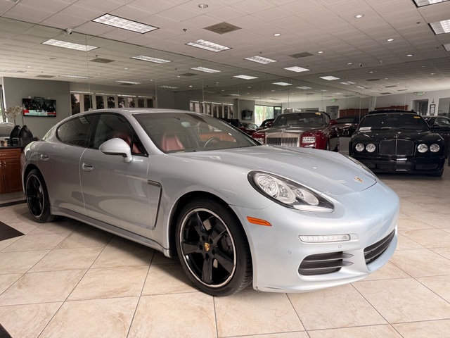 2016 Porsche Panamera Base