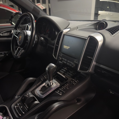 2018 Porsche Cayenne Platinum Edition