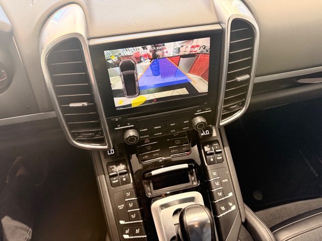 2018 Porsche Cayenne Platinum Edition