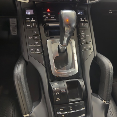 2018 Porsche Cayenne Platinum Edition