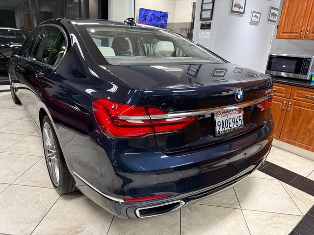 2019 BMW 740i