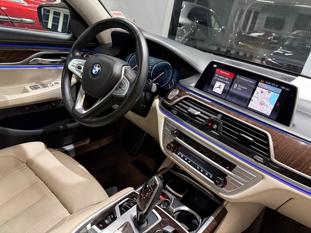 2019 BMW 740i