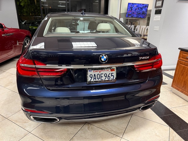 2019 BMW 740i