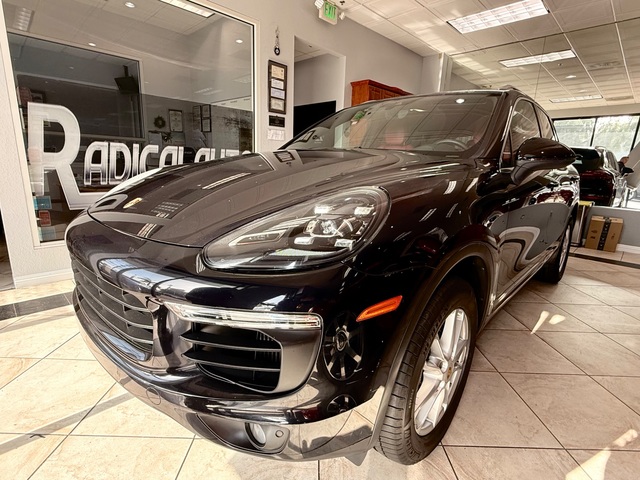 2016 Porsche Cayenne S's photo