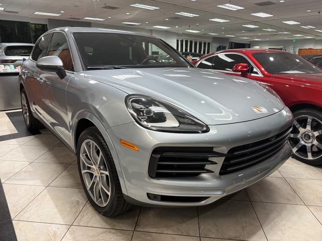 2021 Porsche Cayenne Base's photo
