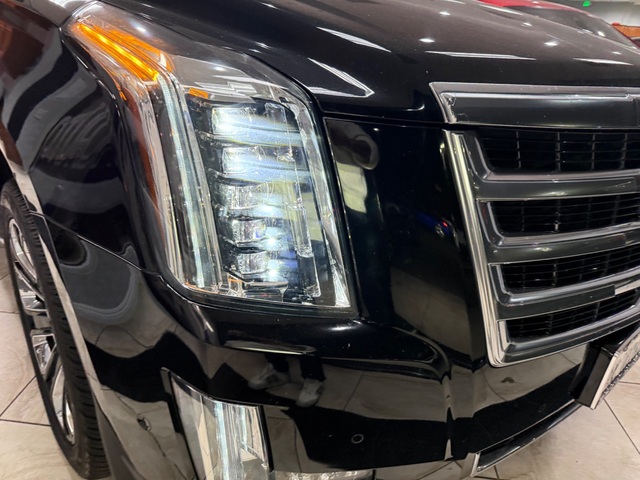 2019 Cadillac ESCALADE Luxury