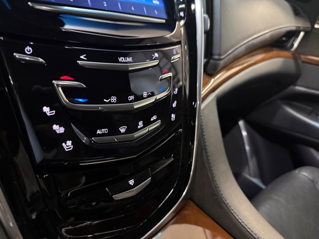 2019 Cadillac ESCALADE Luxury