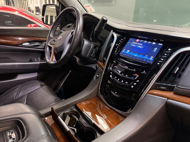 2019 Cadillac ESCALADE Luxury