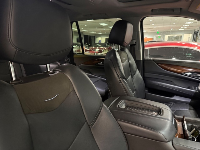 2019 Cadillac ESCALADE Luxury