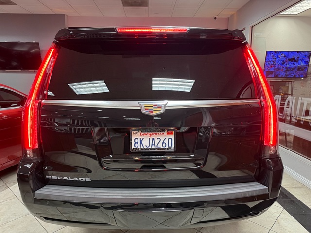 2019 Cadillac ESCALADE Luxury