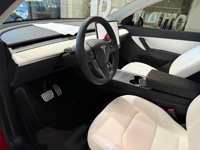 2022 Tesla MODEL Y Performance Sport