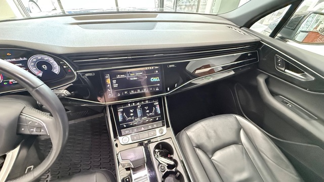 2020 Audi Q7 Premium