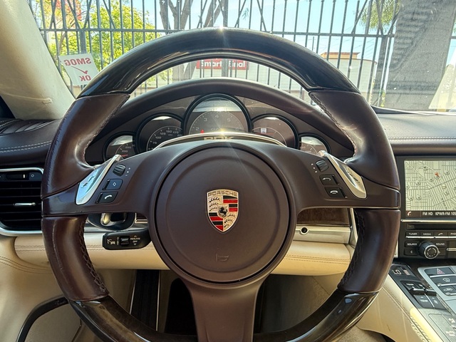 2015 Porsche Panamera GTS