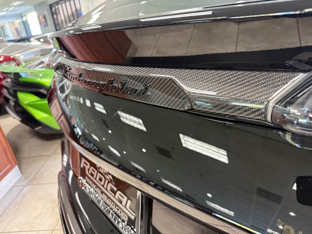 2020 Lamborghini Urus AWD