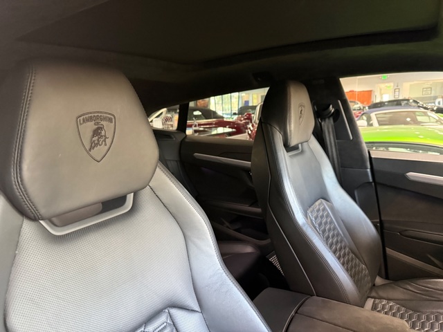 2020 Lamborghini Urus AWD