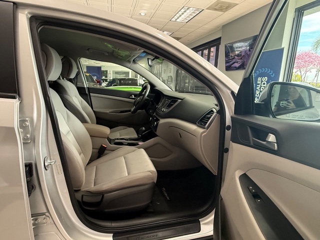 2016 Hyundai Tucson SE