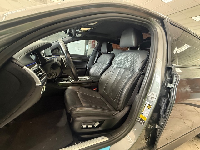 2018 BMW 750 i X Drive M Pkg