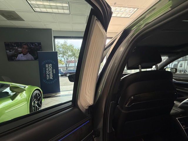 2018 BMW 750 i X Drive M Pkg