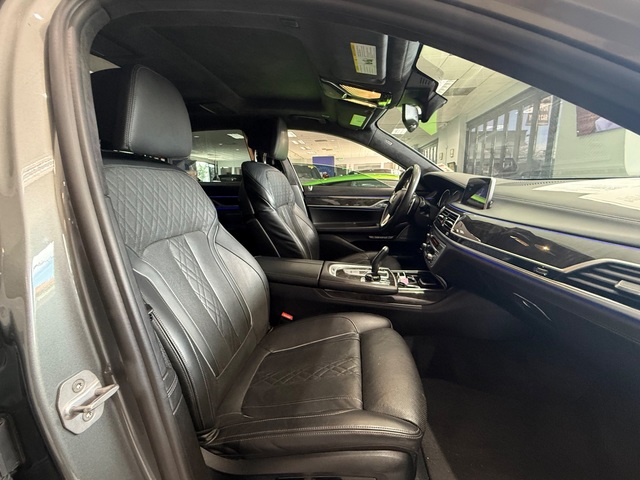 2018 BMW 750 i X Drive M Pkg