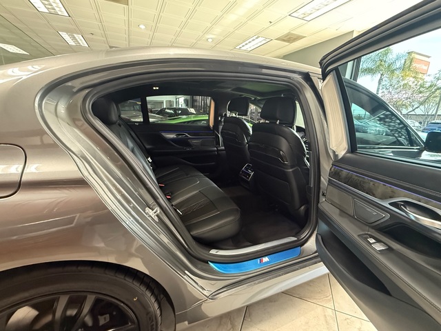 2018 BMW 750 i X Drive M Pkg