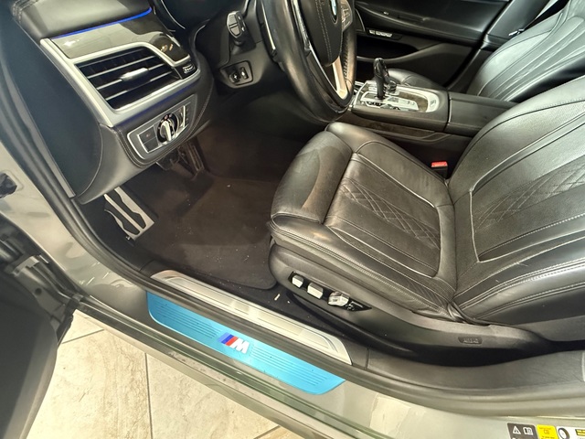 2018 BMW 750 i X Drive M Pkg