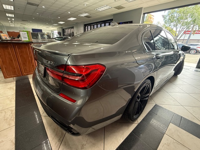 2018 BMW 750 i X Drive M Pkg