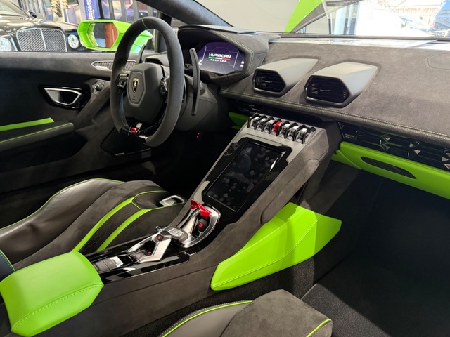 2023 Lamborghini Huracan Tecnica