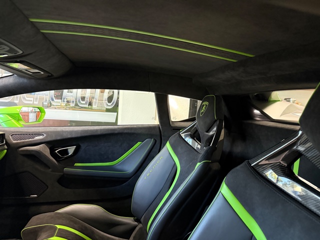 2023 Lamborghini Huracan Tecnica