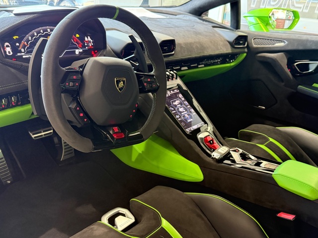 2023 Lamborghini Huracan Tecnica