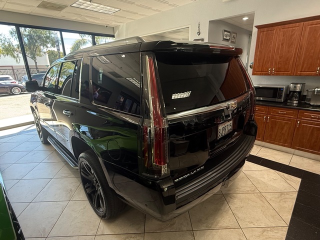 2019 Cadillac ESCALADE Luxury