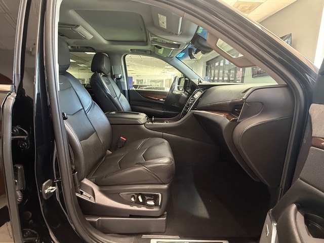 2019 Cadillac ESCALADE Luxury