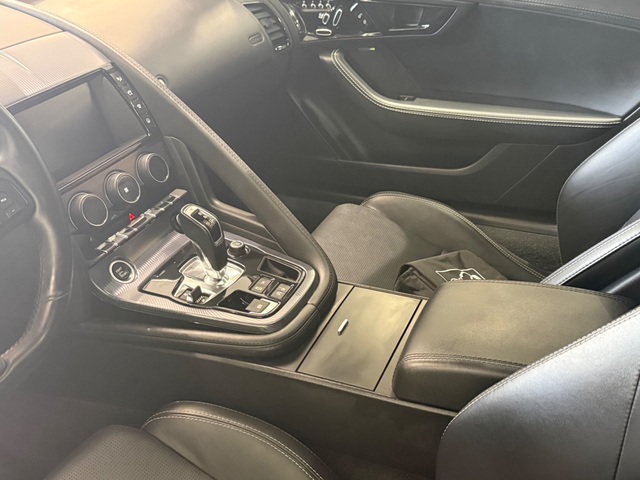 2018 Jaguar F-TYPE R-Dynamic - Photo 25