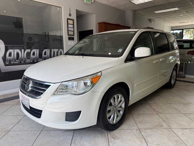 2012 Volkswagen Routan SE