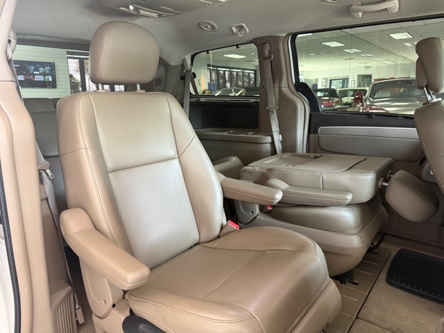 2012 Volkswagen Routan SE