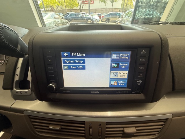 2012 Volkswagen Routan SE