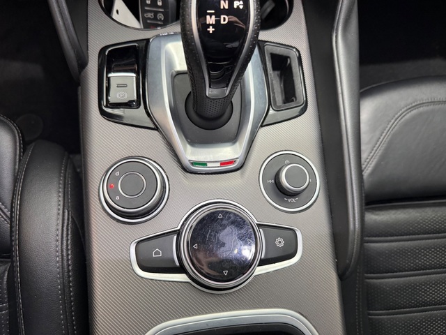 2022 Alfa Romeo Giulia Ti Veloce