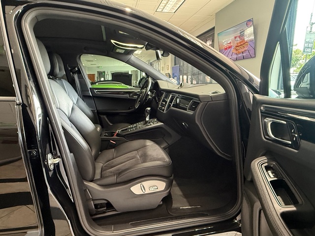 2018 Porsche Macan Awd