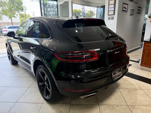 2018 Porsche Macan Awd