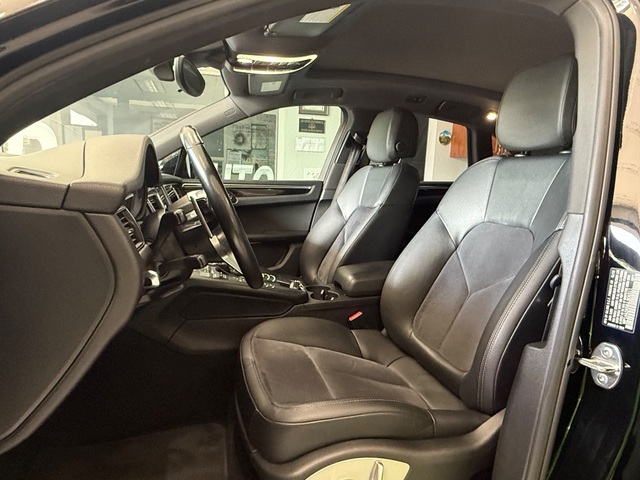 2018 Porsche Macan Awd