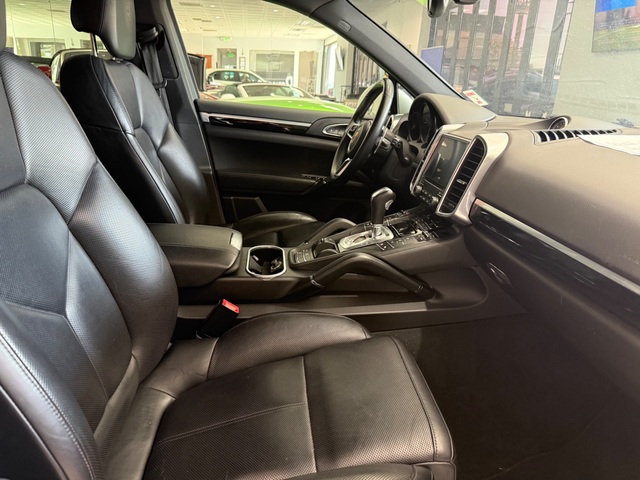 2018 Porsche Cayenne Platinum Edition