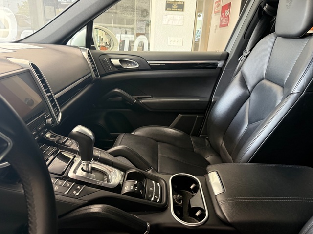 2018 Porsche Cayenne Platinum Edition